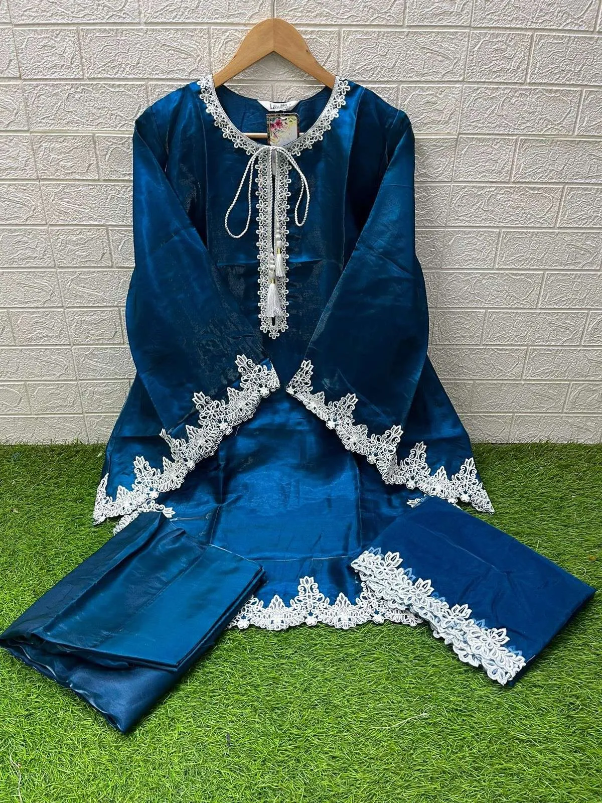 Laxuria Trendz D No 1577